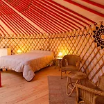 El Roble مكان تخييم فالديروبريس