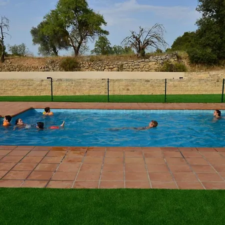 キャンプ場 El Roble バルデロブレス